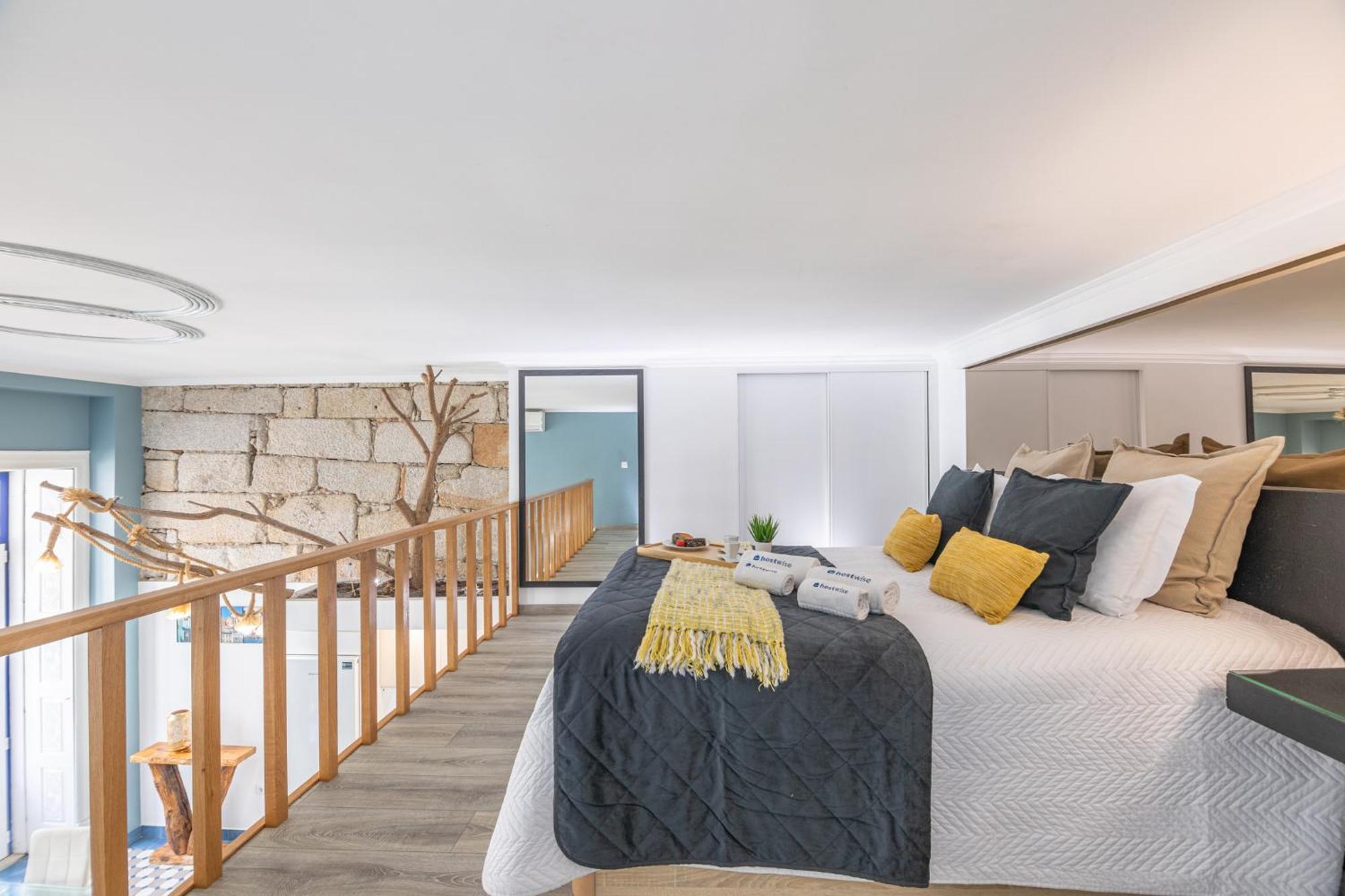 Deluxe Spacious Flats W Mezzanine By Host Wise Apartamento Porto Exterior foto