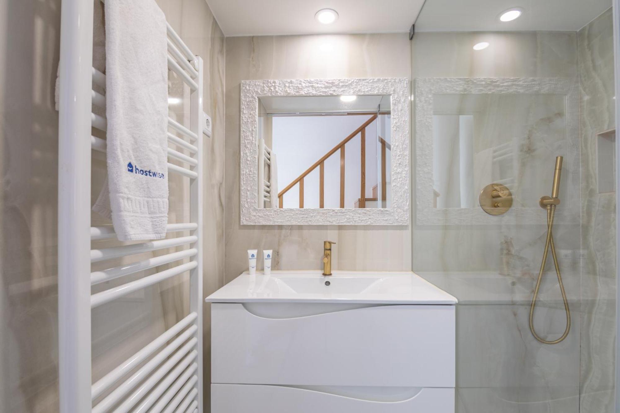 Deluxe Spacious Flats W Mezzanine By Host Wise Apartamento Porto Quarto foto